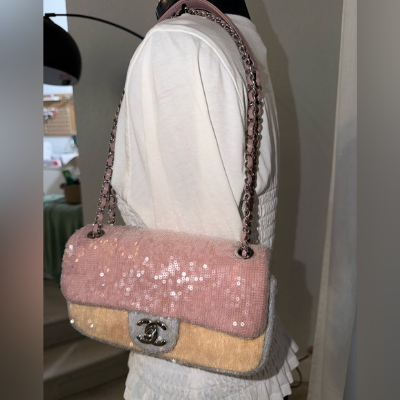 Chanel Mini Waterfall CC Flap Bag
Sequins - Picture 4 of 17